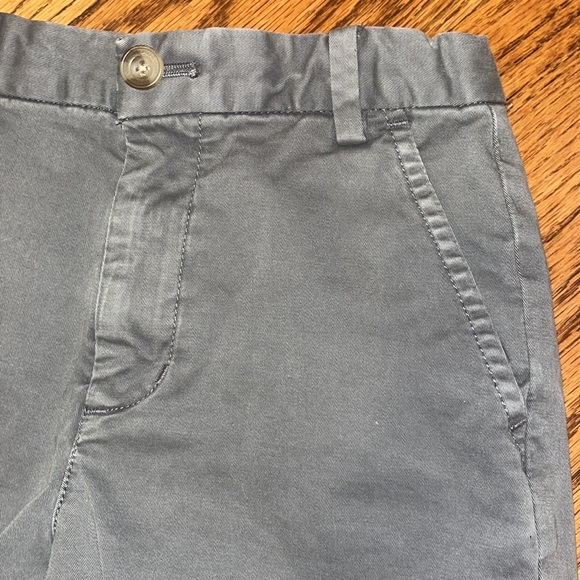 Vineyard Vines Boy’s Grey Shorts Size 5 - Picture 2 of 5